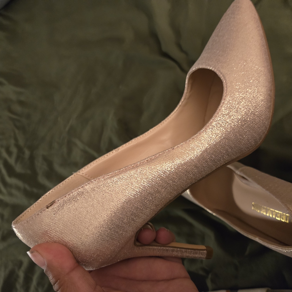 Elegant Gold Women's Pumps
